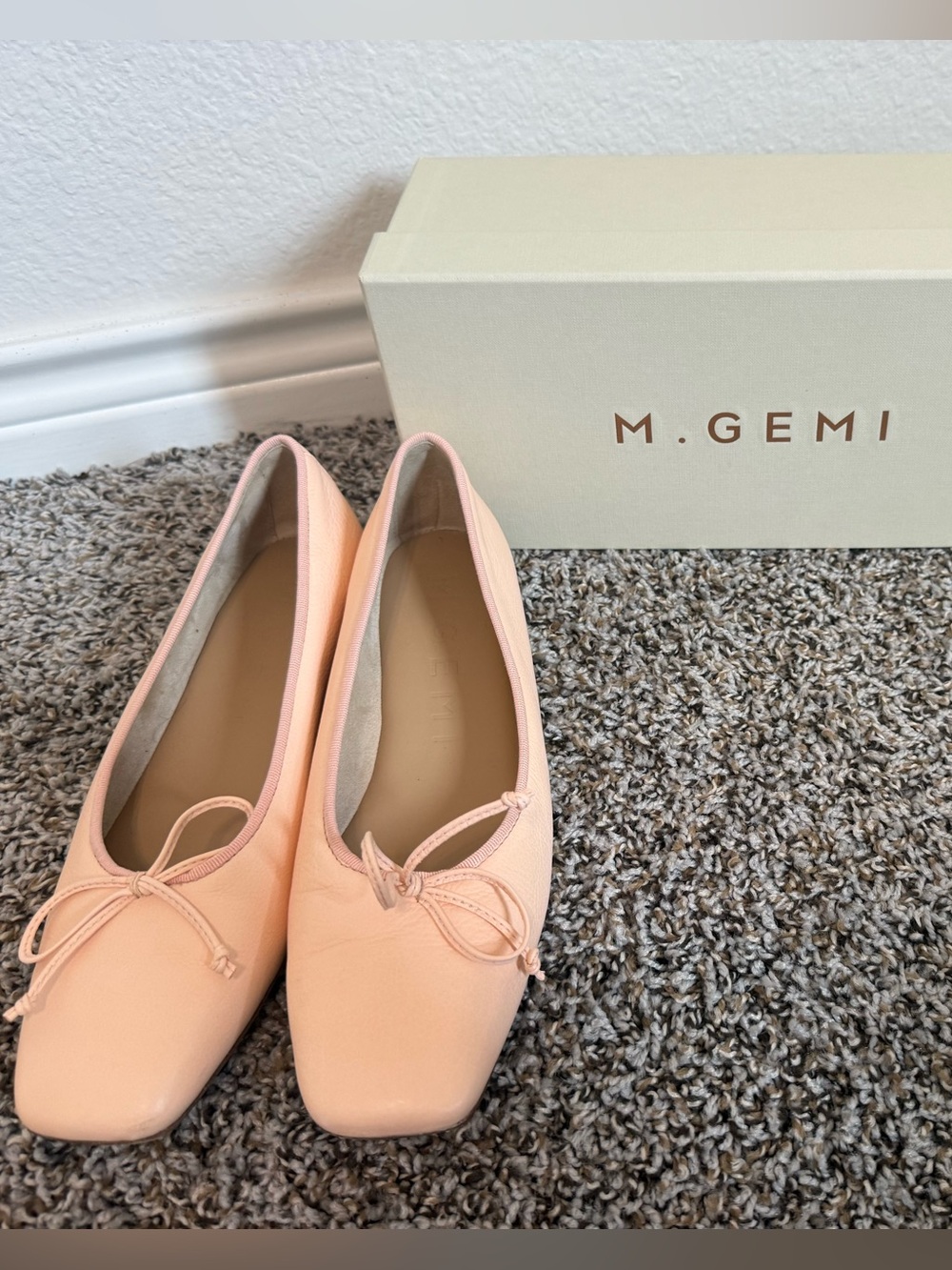 M. Gemi Women’s Pink Ballet Flats - Picture 1 of 5